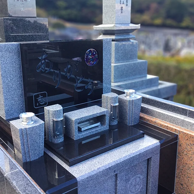 福岡県福岡市のデザイン墓施工例（アートガラス）