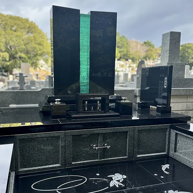 福岡県福岡市中央区のデザイン墓施工例（新MU）