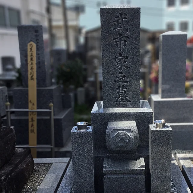 京都府城陽市のお墓施工例（国産大島石1級）