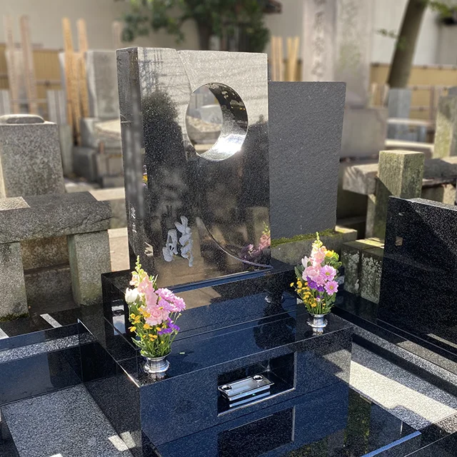 東京都世田谷区のデザイン墓施工例（インド産YB2）