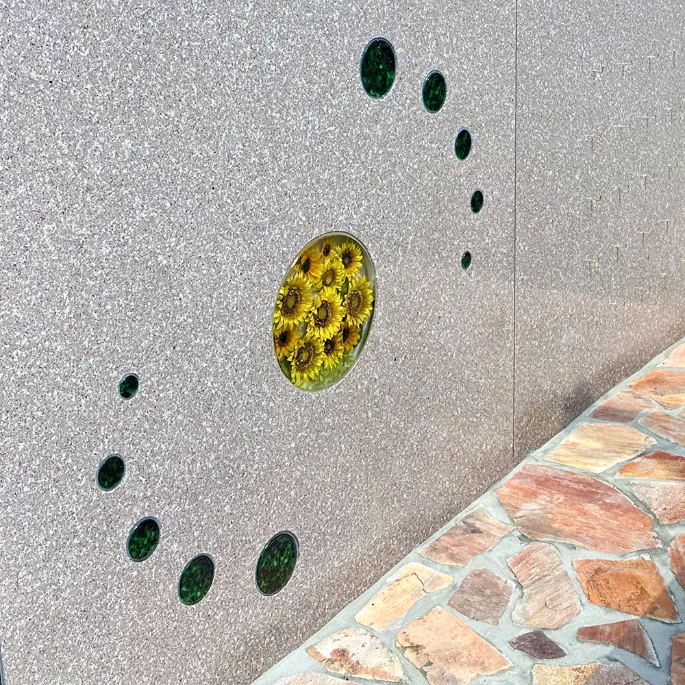 墓石の花の装飾　フラワーメモリアル　ひまわり