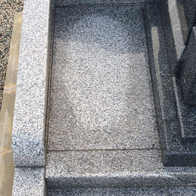 中国墓石材　g614　排水が悪い